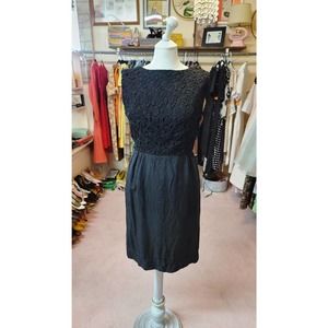 S/M vintage little black dress c 1960s